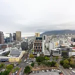 117 On Strand City Apartment - Free Onsite Parking